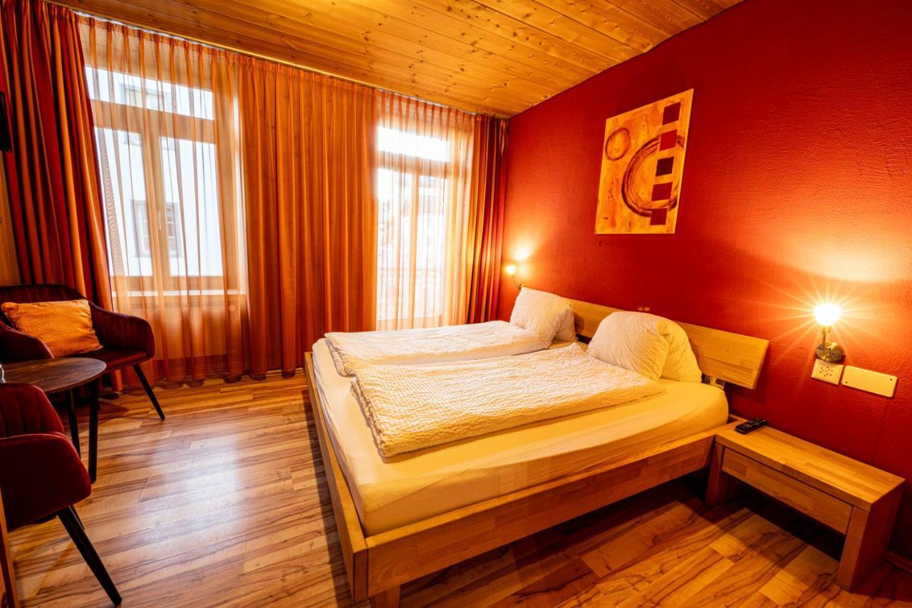 Curuna Hotel-Garni B&B Scuol Esterno foto
