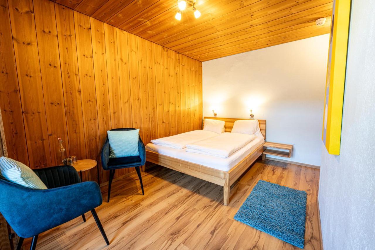 Curuna Hotel-Garni B&B Scuol Esterno foto