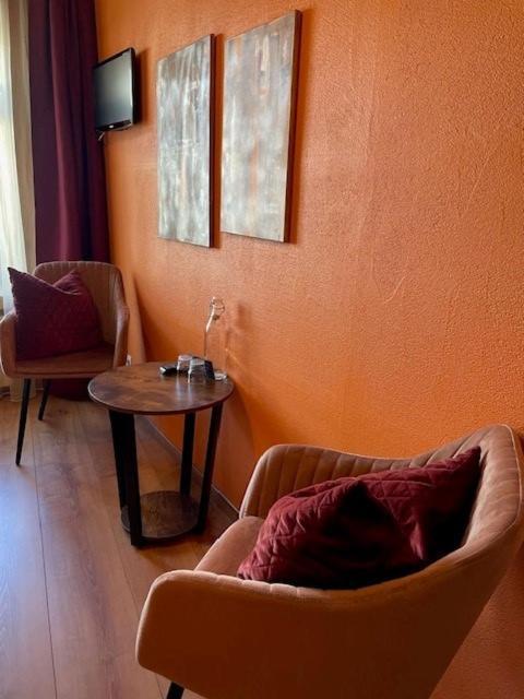Curuna Hotel-Garni B&B Scuol Esterno foto