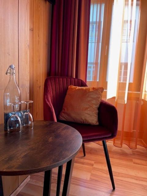 Curuna Hotel-Garni B&B Scuol Esterno foto