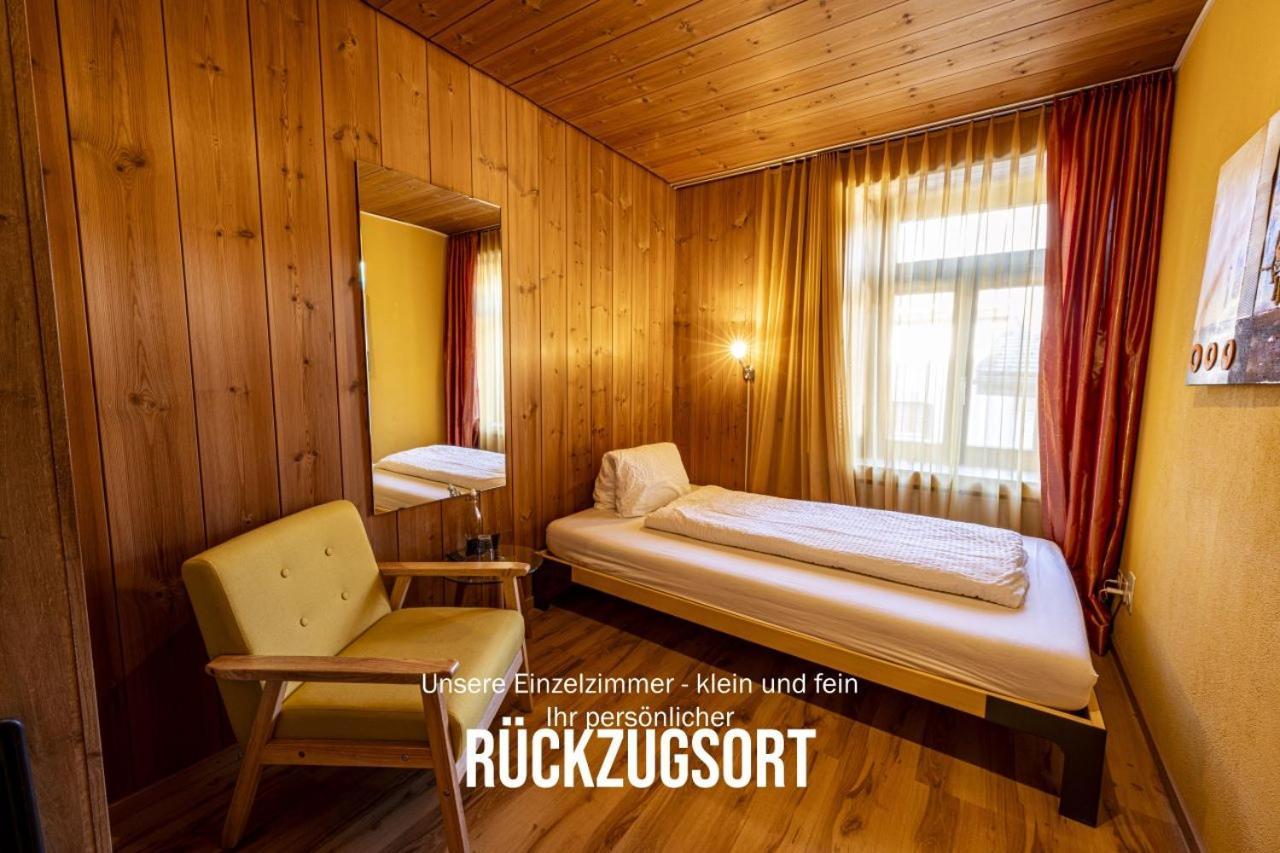 Curuna Hotel-Garni B&B Scuol Esterno foto