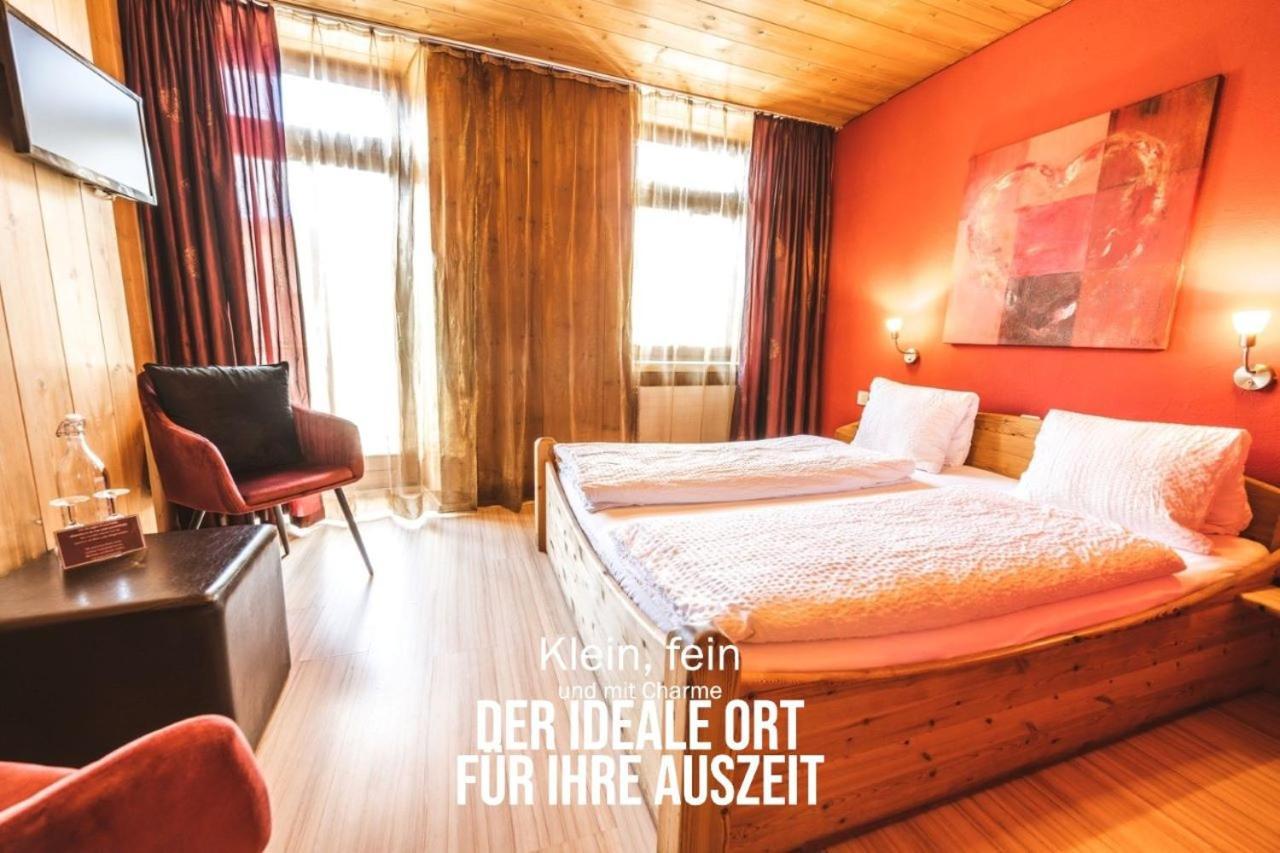 Curuna Hotel-Garni B&B Scuol Esterno foto